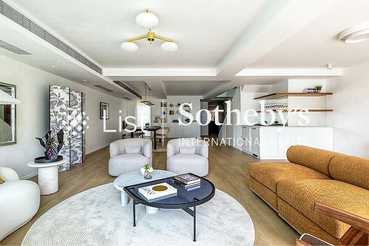 No. 56 Repulse Bay Road 浅水湾道56号 | Living and Dining Room