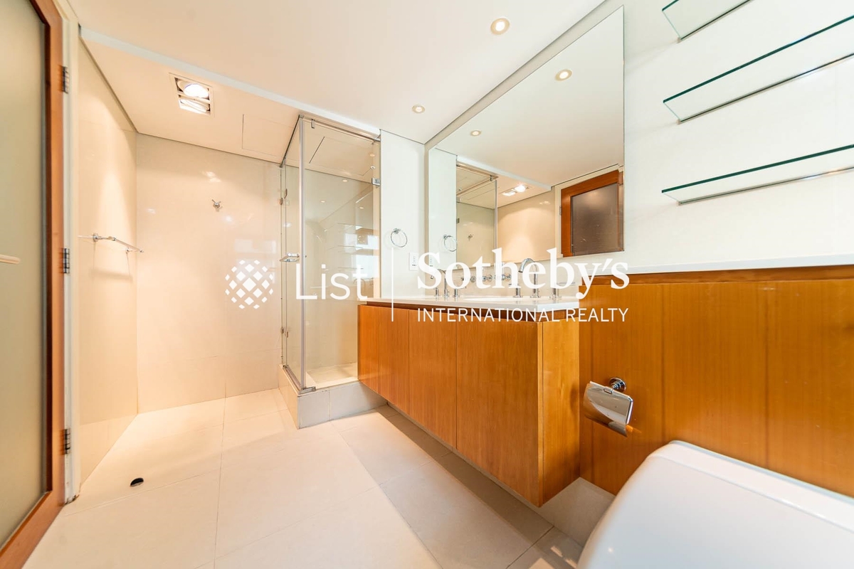 No. 56 Repulse Bay Road 淺水灣道56號 | Master Bathroom