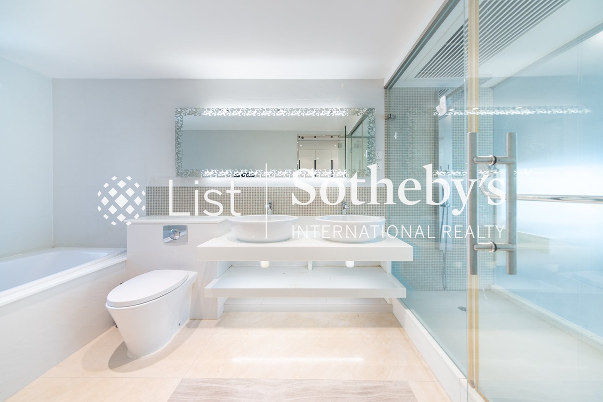 No. 56 Repulse Bay Road 淺水灣道56號 | Master Bathroom