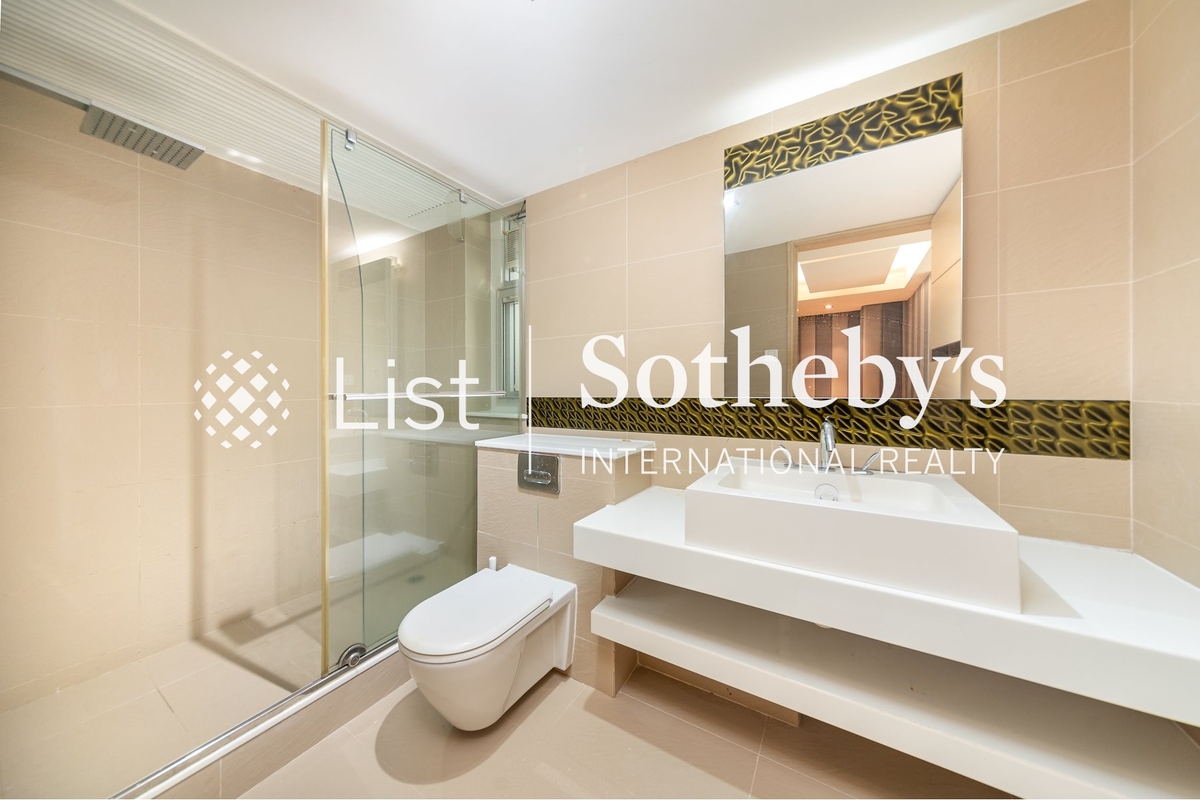 No. 56 Repulse Bay Road 淺水灣道56號 | Guest Bathroom
