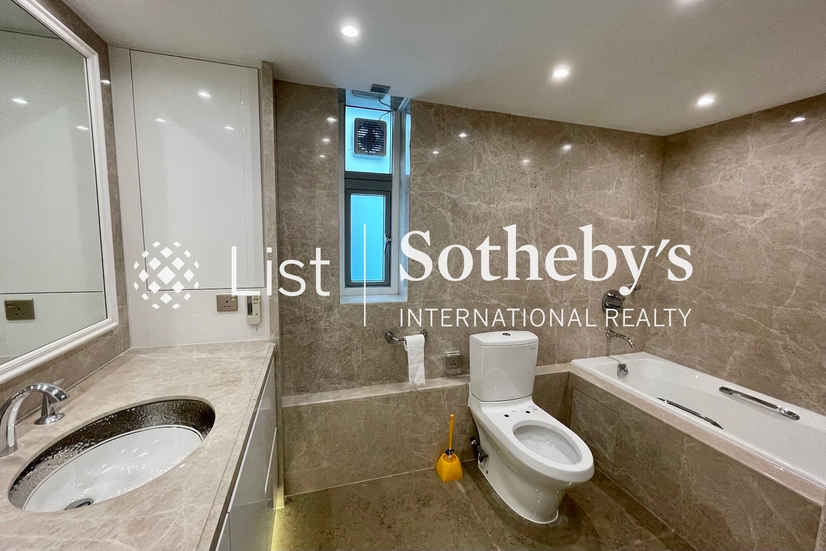 No. 56 Repulse Bay Road 淺水灣道56號 | Bathroom