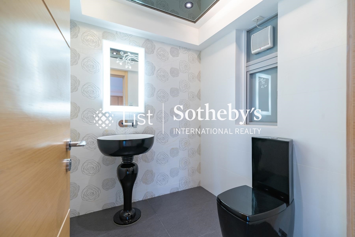 No. 56 Repulse Bay Road 淺水灣道56號 | Guest Powder Room