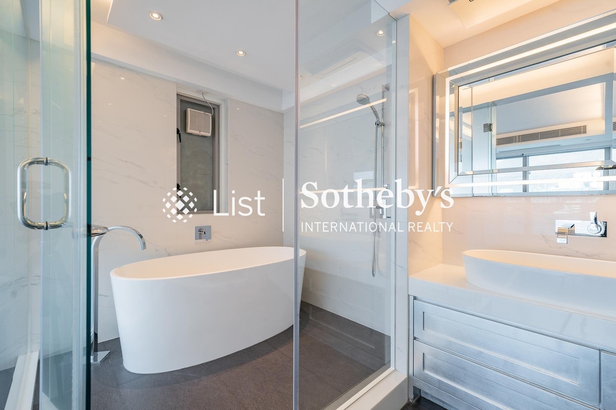 No. 56 Repulse Bay Road 淺水灣道56號 | Master Bathroom