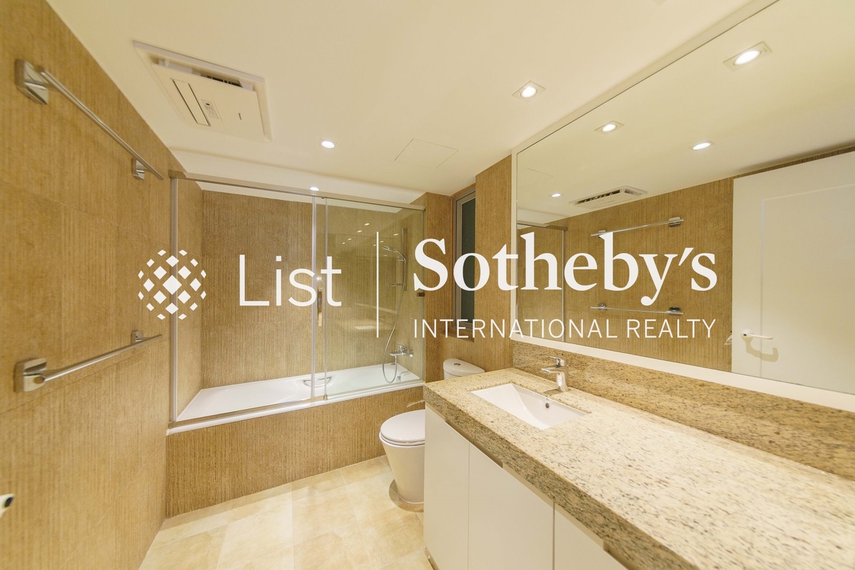 No. 56 Repulse Bay Road 淺水灣道56號 | Guest Bathroom