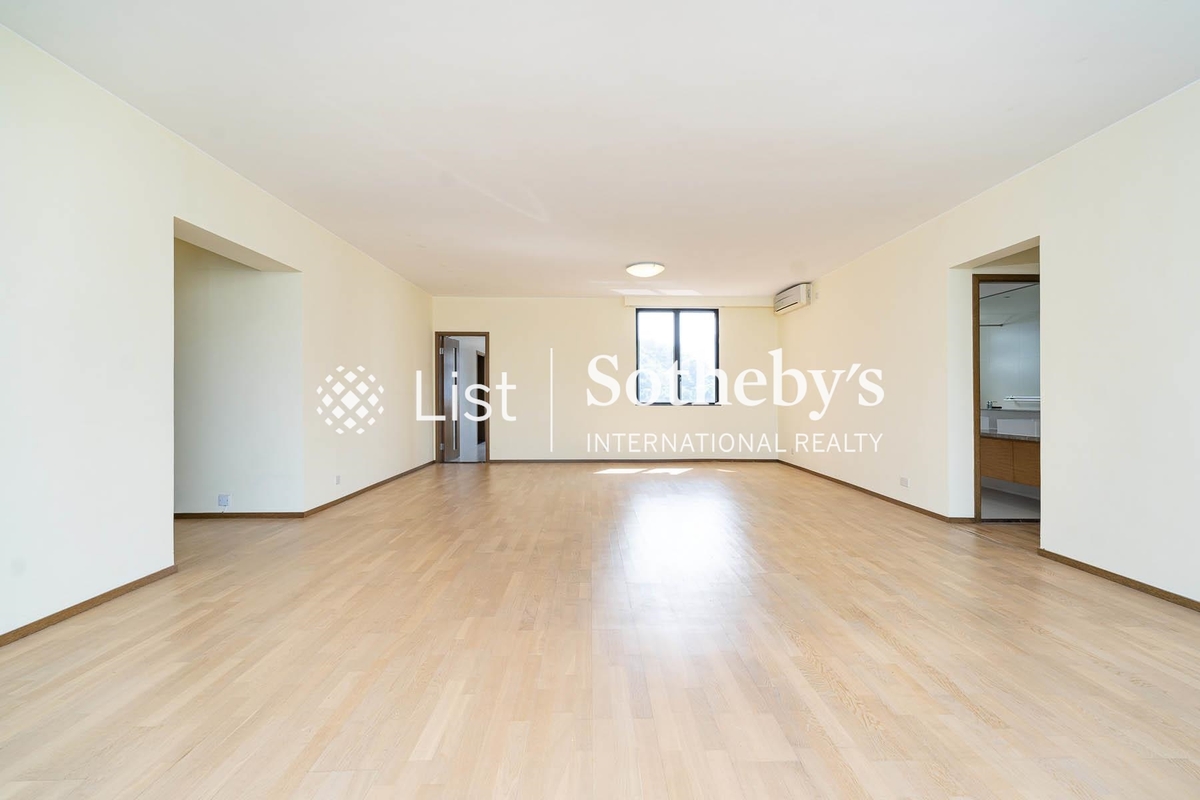 Manhattan Tower 曼赫頓大廈 | Living and Dining Room