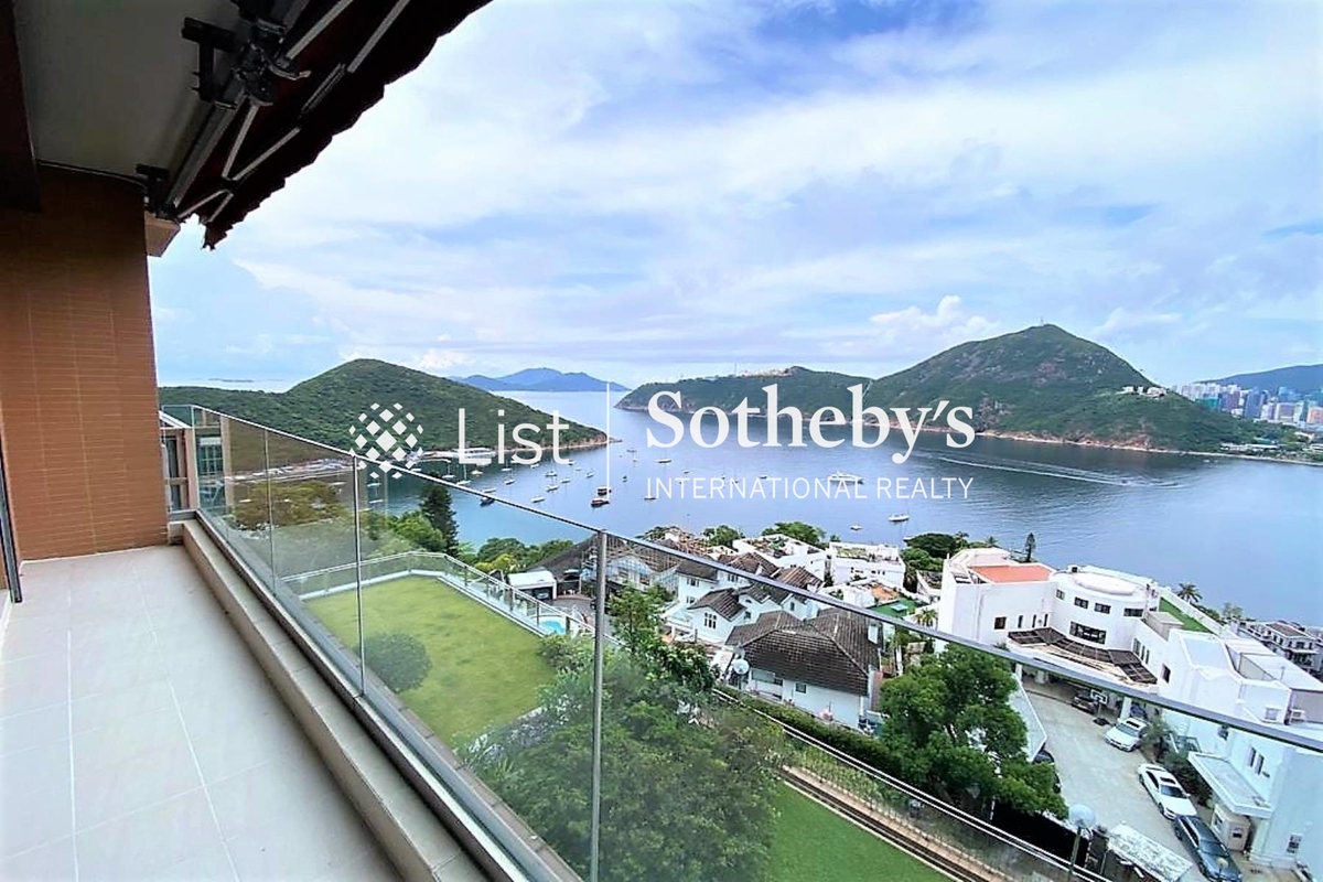 Manhattan Tower 曼赫頓大廈 | Balcony off Living and Dining Room