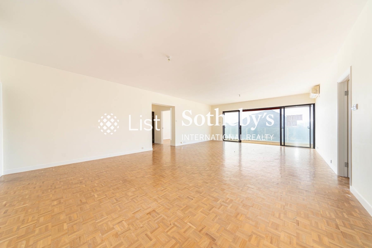 Manhattan Tower 曼赫頓大廈 | Living and Dining Room