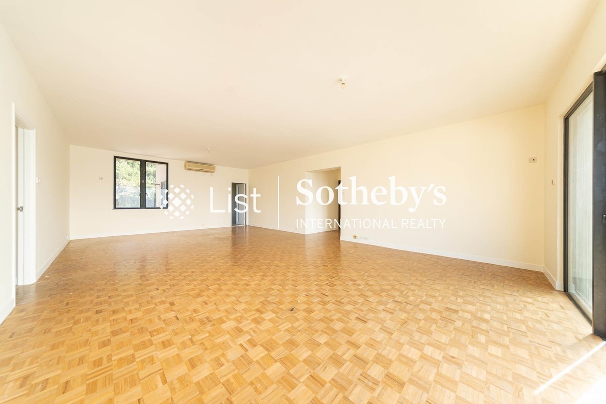 Manhattan Tower 曼赫頓大廈 | Living and Dining Room