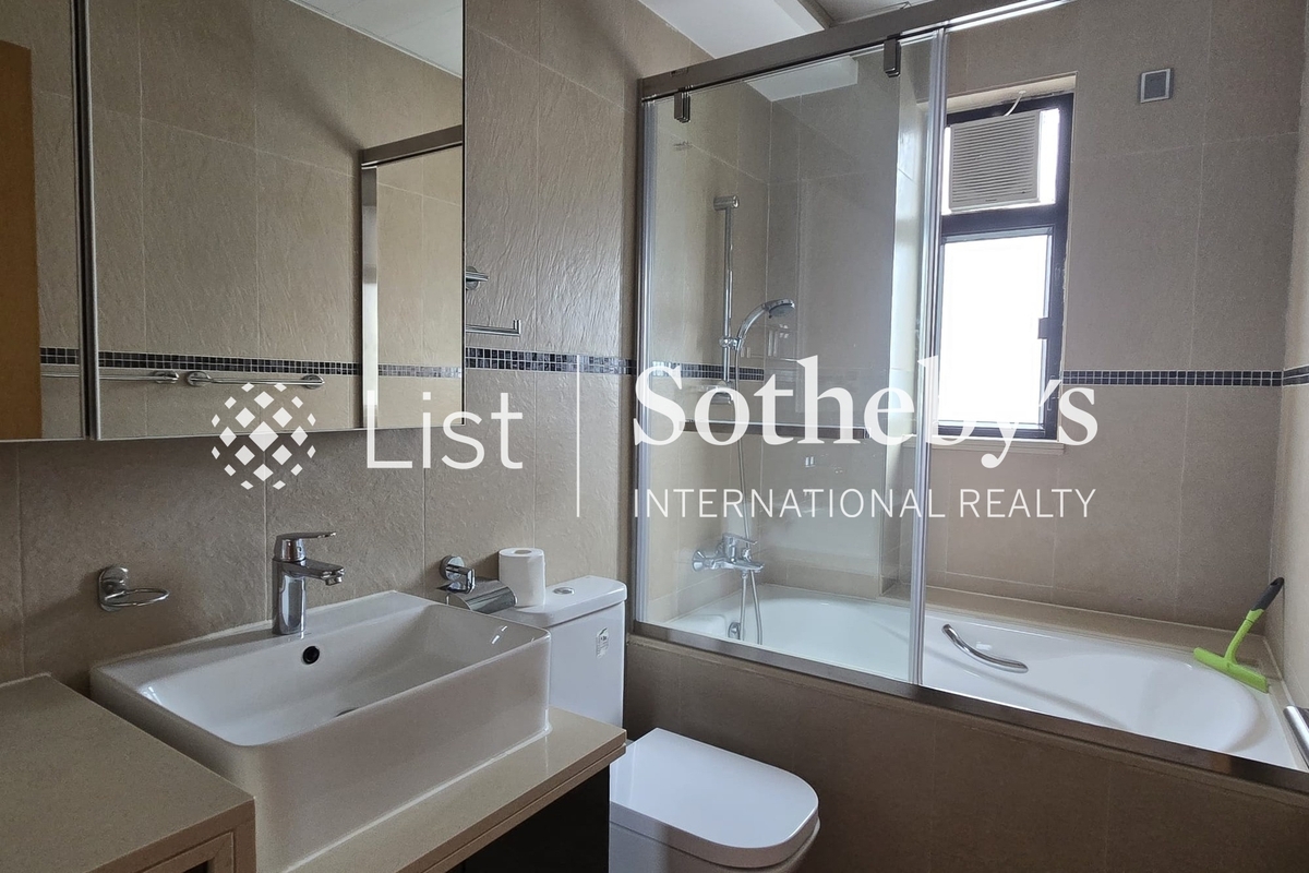 The Beachside The Beachside | Guest Bathroom