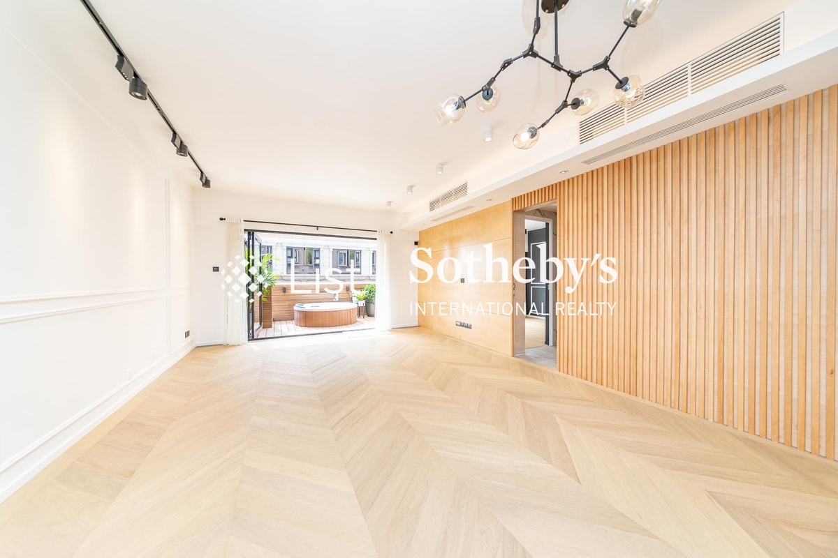 The Beachside The Beachside | Living and Dining Room