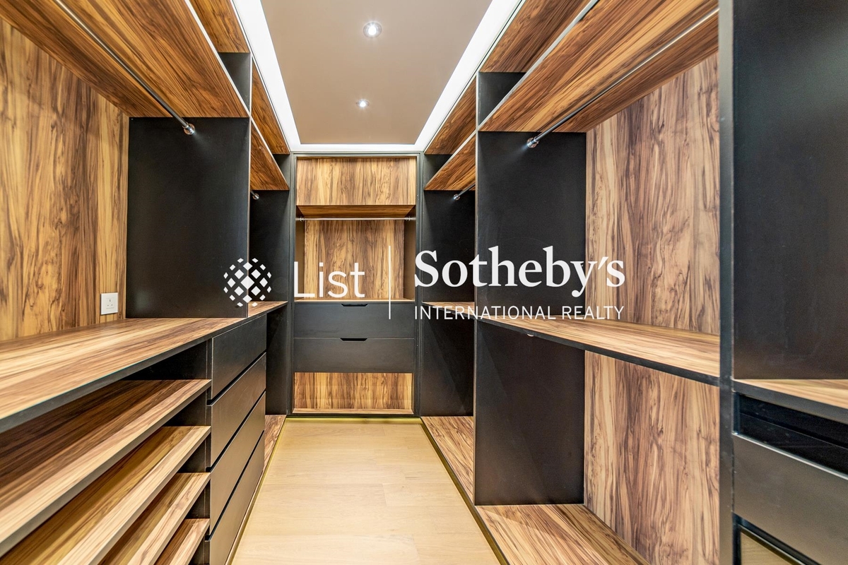 The Beachside The Beachside | Walk-in Closet in Master Bedroom