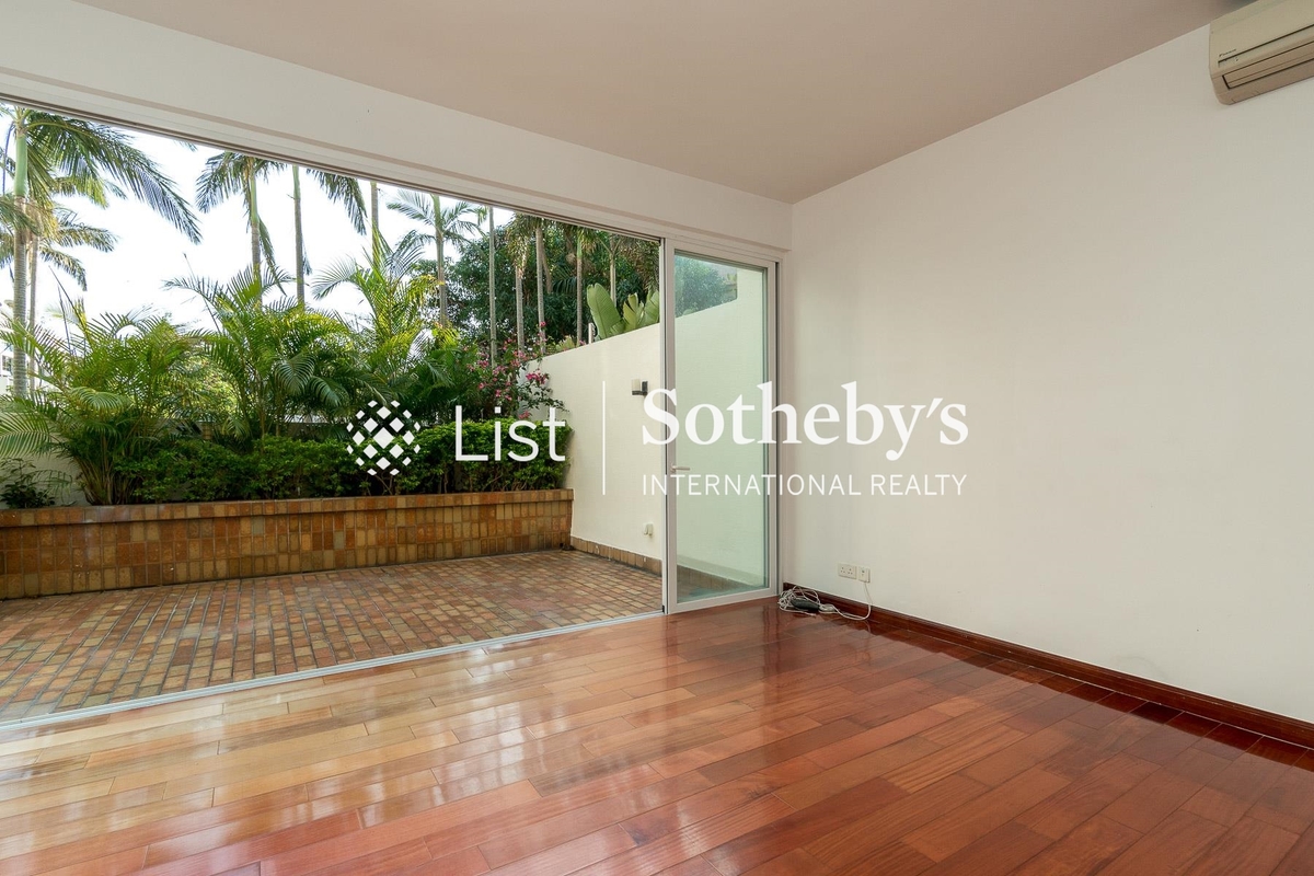 84 Repulse Bay Road 淺水灣道84號 | Living Room