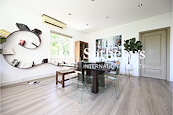 84 Repulse Bay Road 淺水灣道84號 | Living and Dining Room
