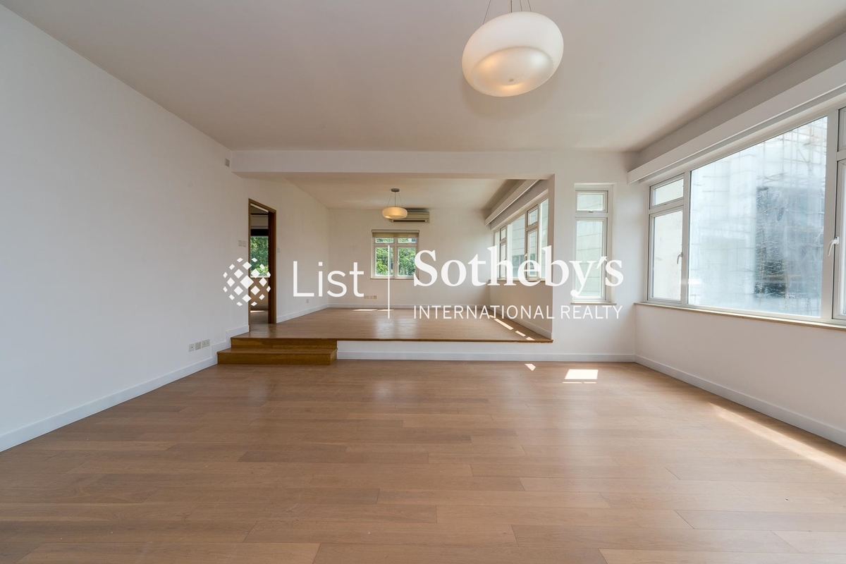 84 Repulse Bay Road 淺水灣道84號 | Living and Dining Room