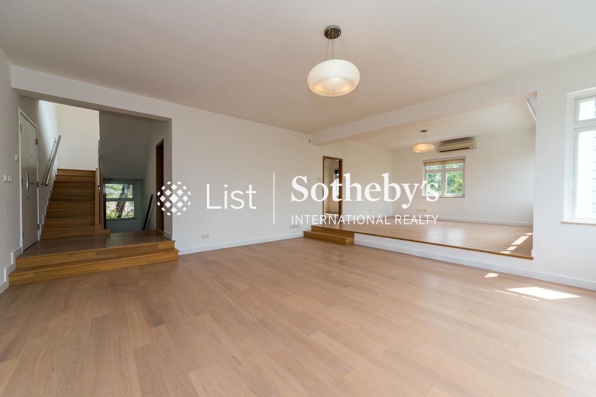 84 Repulse Bay Road 淺水灣道84號 | Living and Dining Room