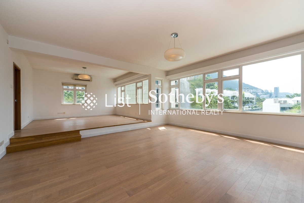 84 Repulse Bay Road 淺水灣道84號 | Living and Dining Room