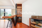 Belleview Place 寶晶苑 | Bar Table area