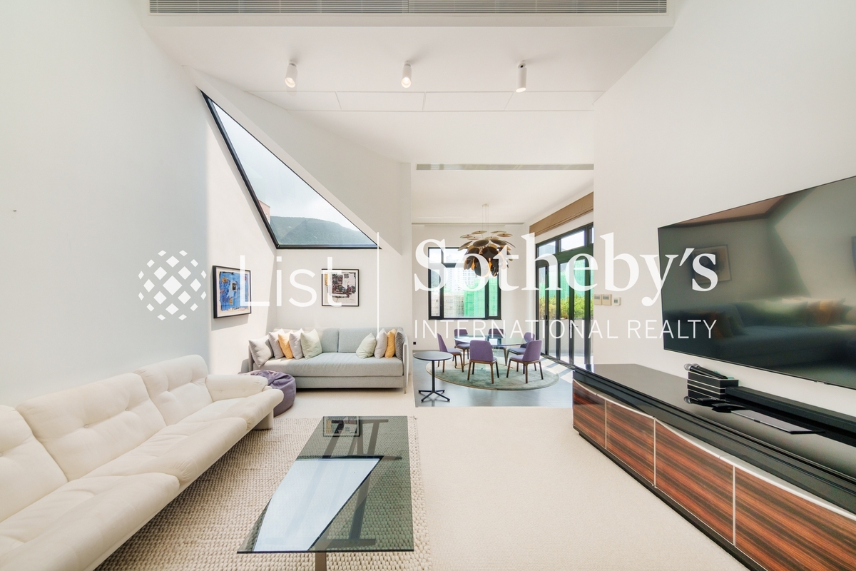Belleview Place 寶晶苑 | Living Room