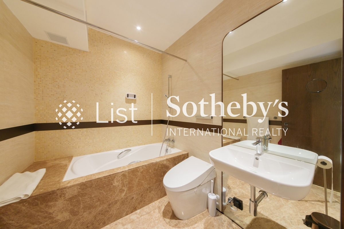 Belleview Place 寶晶苑 | Fourth En-suite Bathroom