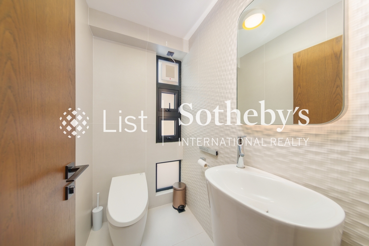 Belleview Place 寶晶苑 | Guest Powder Room
