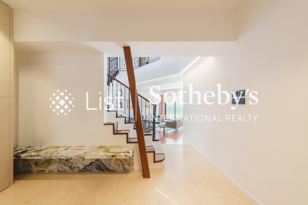Belleview Place 寶晶苑 | Foyer