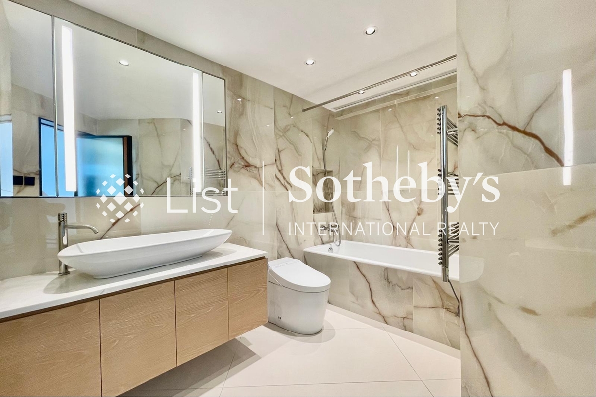 Belleview Place 寶晶苑 | Master Bathroom