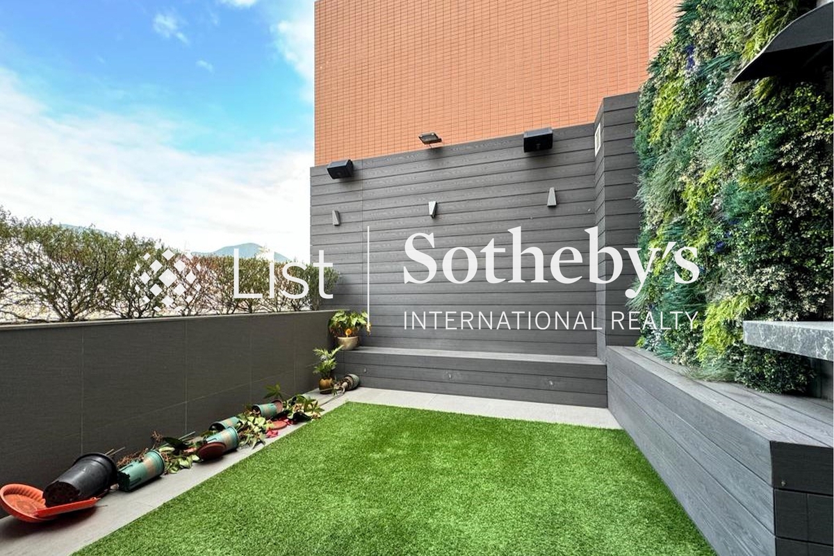 Belleview Place 寶晶苑 | Private Terrace off Dining Room