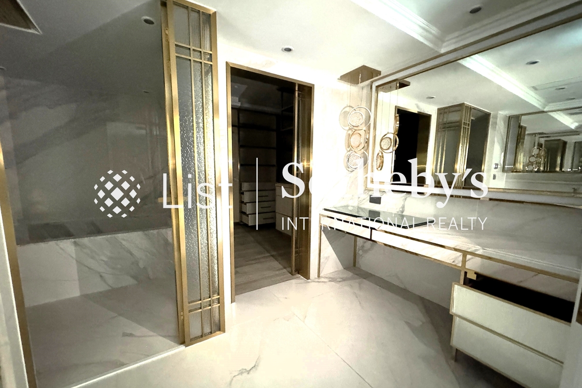 Belleview Place 寶晶苑 | Master Bathroom
