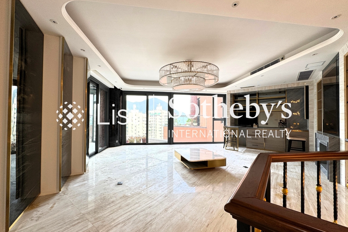 Belleview Place 寶晶苑 | Living Room