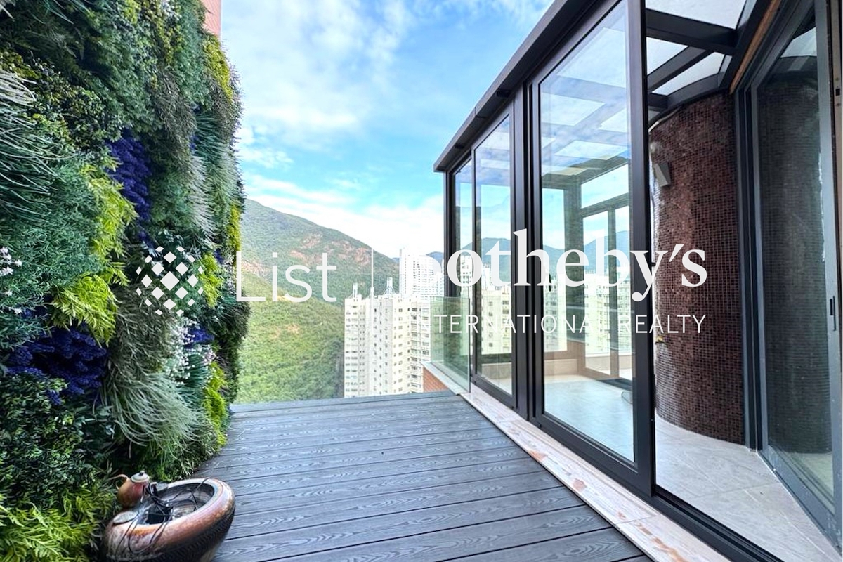 Belleview Place 寶晶苑 | Private Terrace off Living Room