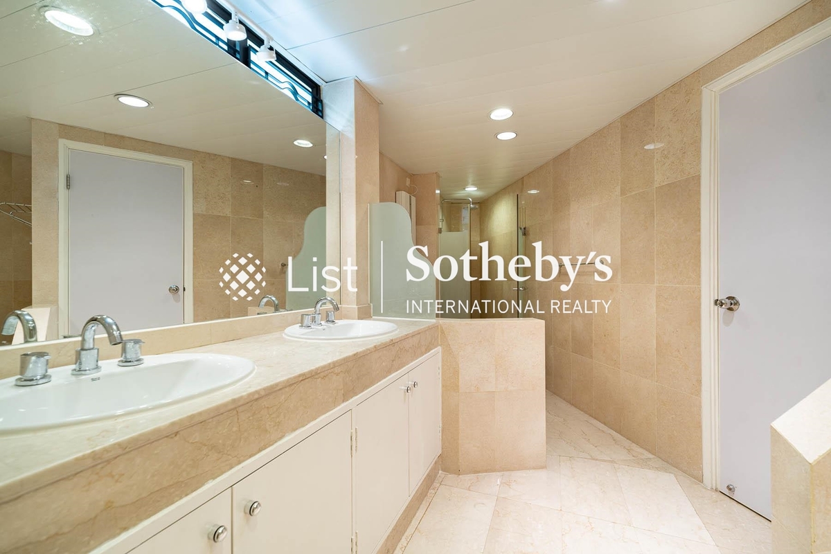 Fairview Court 富慧閣 | Master Bathroom