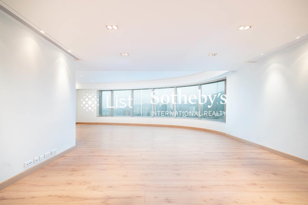 Highcliff 曉廬 | Living and Dining Room