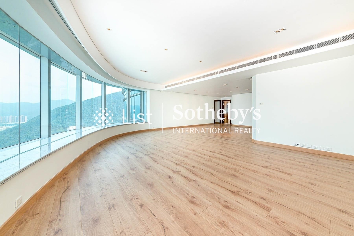 Highcliff 曉廬 | Living and Dining Room