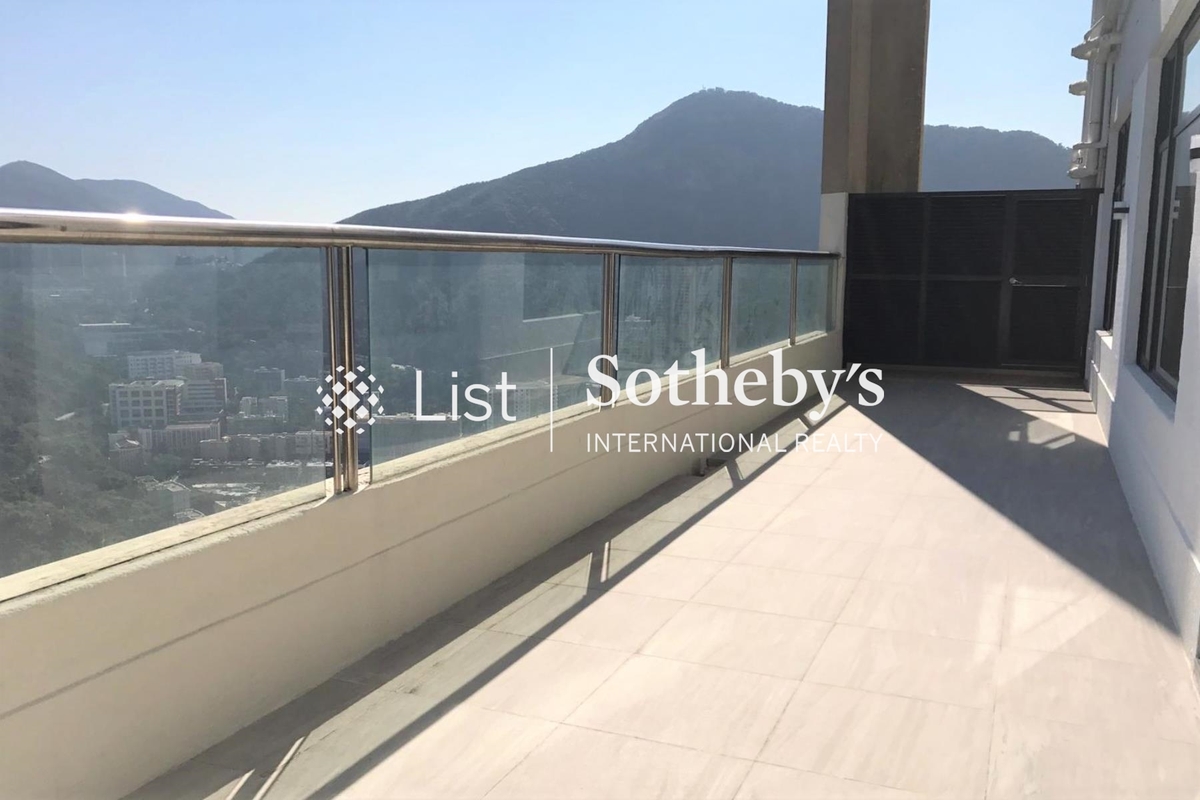 Broadview Villa 樂景園 | Private Terrace off Living Room