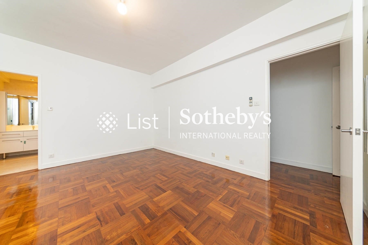 William Mansion 惠利大廈 | Master Bedroom