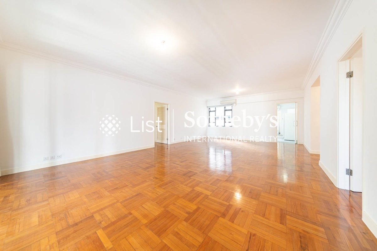 William Mansion 惠利大廈 | Living and Dining Room