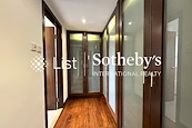 Broadwood Park 柏樂苑 | Built-in Wardrobe in Master Bedroom 