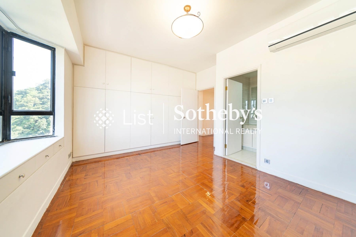 Nicholson Tower 蔚豪苑 | Built-in Wardrobe in Master Bedroom