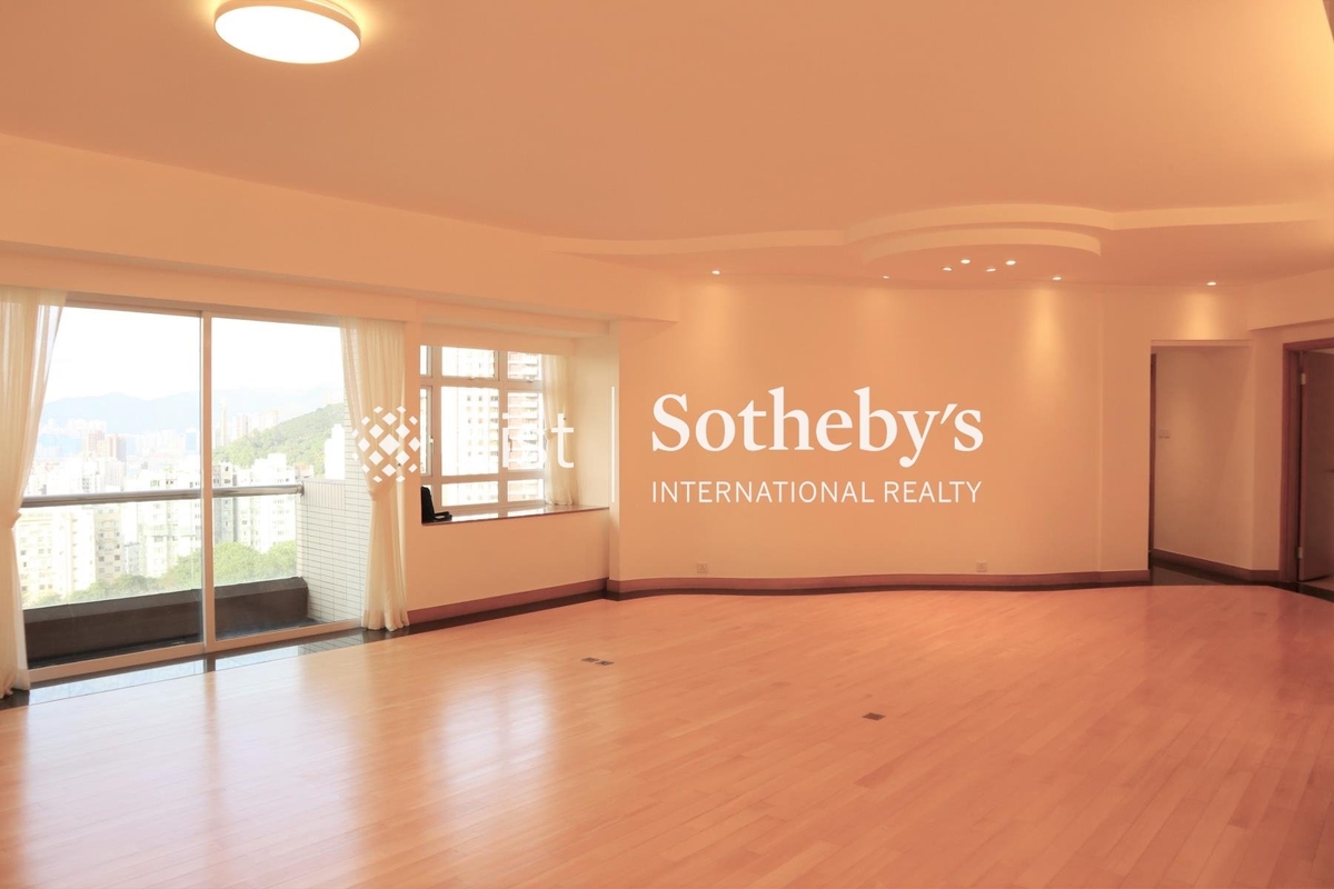 Cavendish Heights 嘉雲臺 | Living and Dining Room