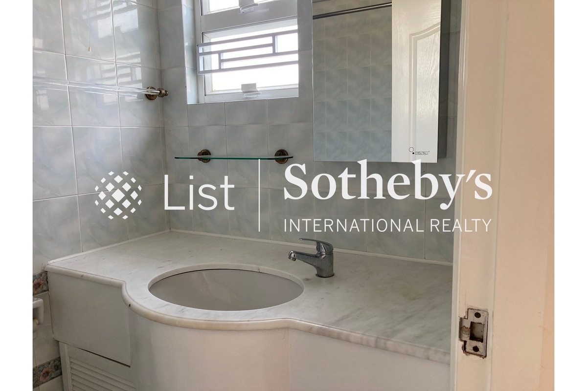 Bellevue Court 碧蕙園 | 2nd ensuite bathroom