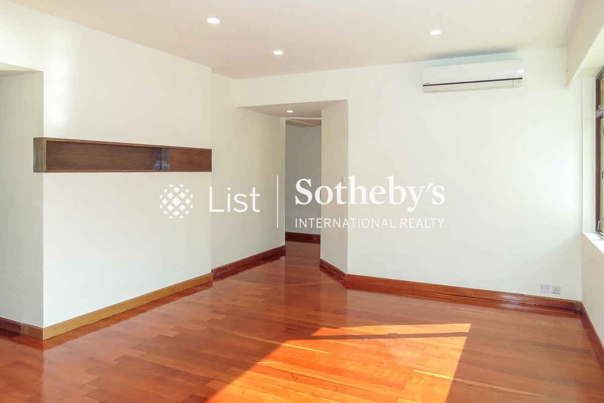 Bellevue Court 碧蕙園 | Living and Dining Room