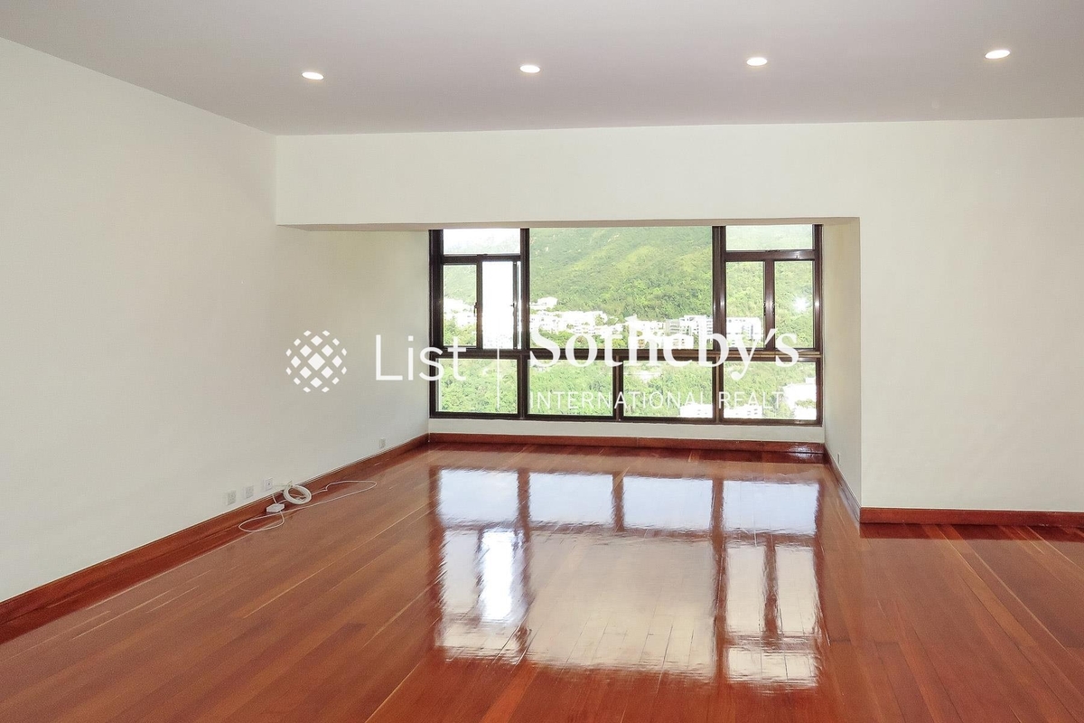 Bellevue Court 碧蕙園 | Living and Dining Room