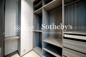 Infinity Infinity | Walk-in Closet in Master Bedroom 