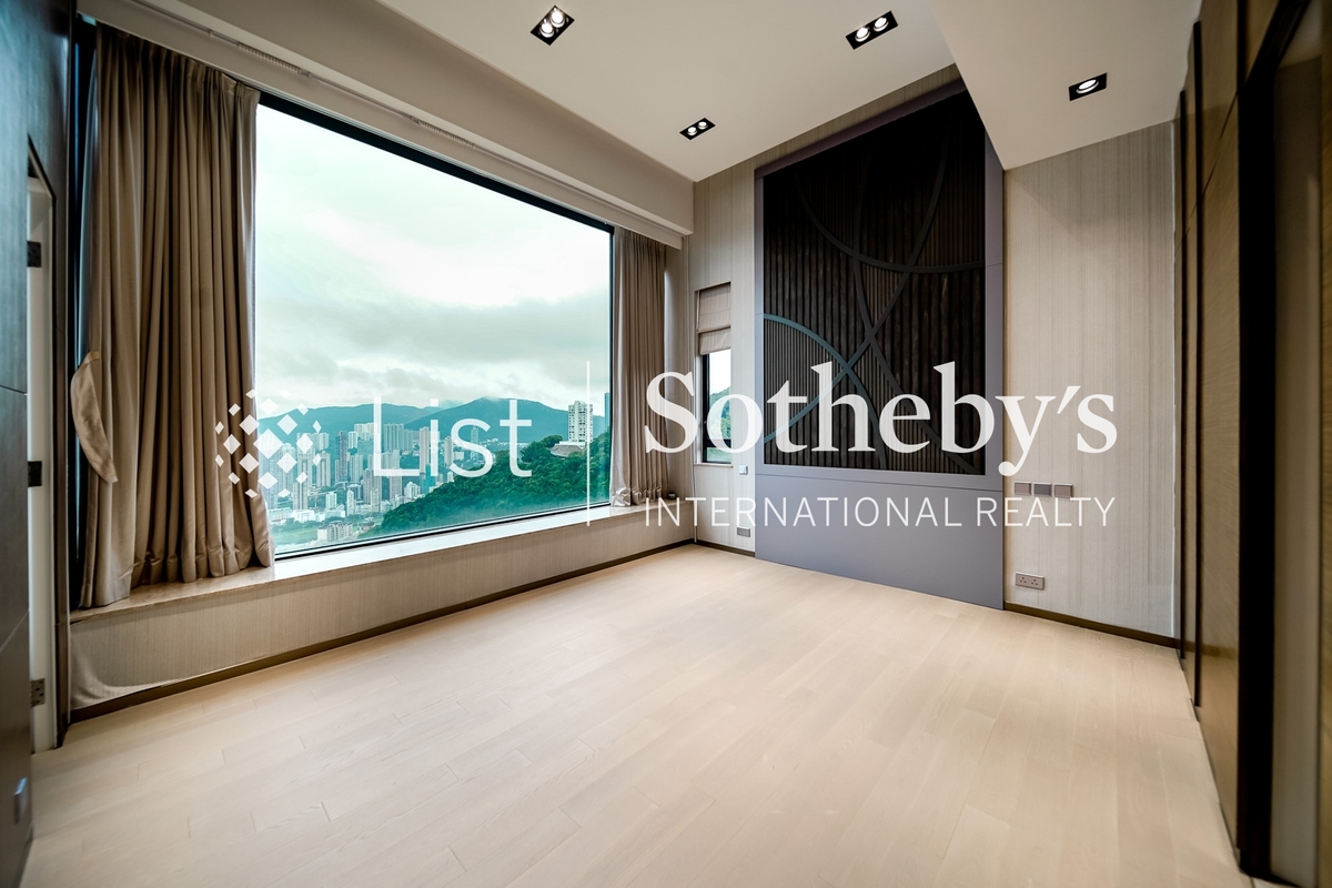 Infinity Infinity | Master Bedroom