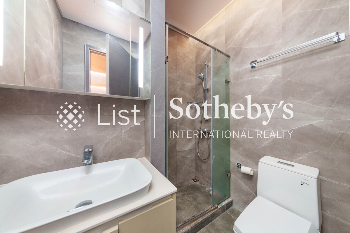 Infinity Infinity | Guest Bathroom