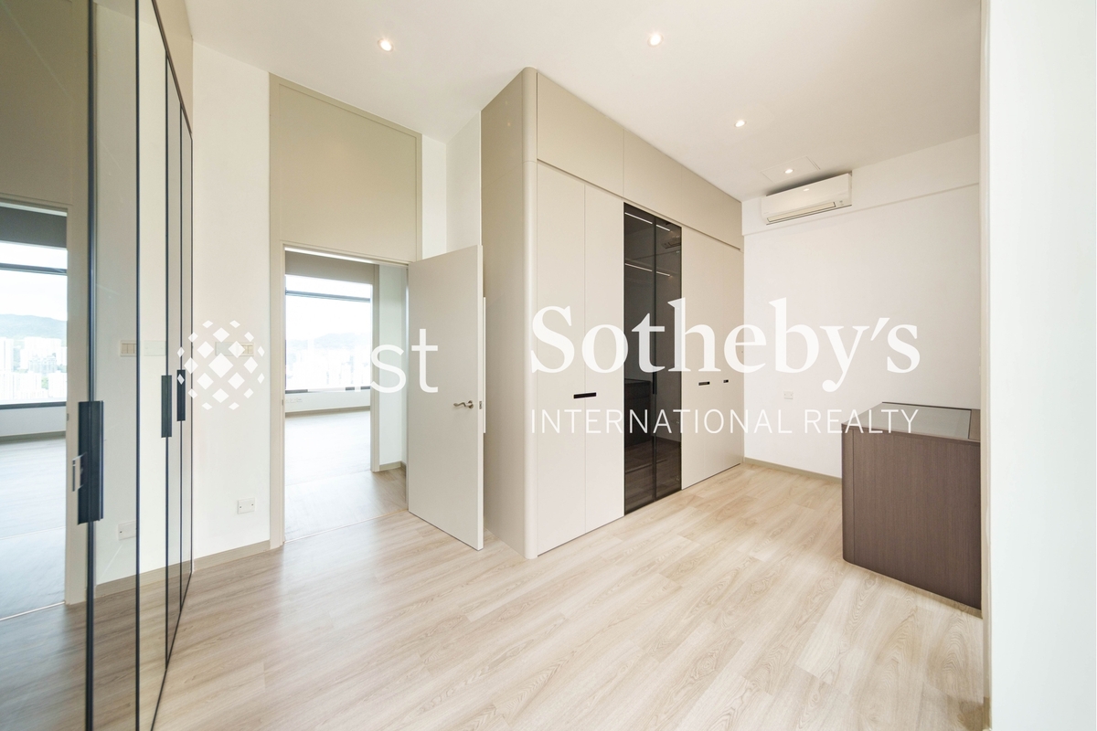 Infinity Infinity | Second En-suite Bedroom