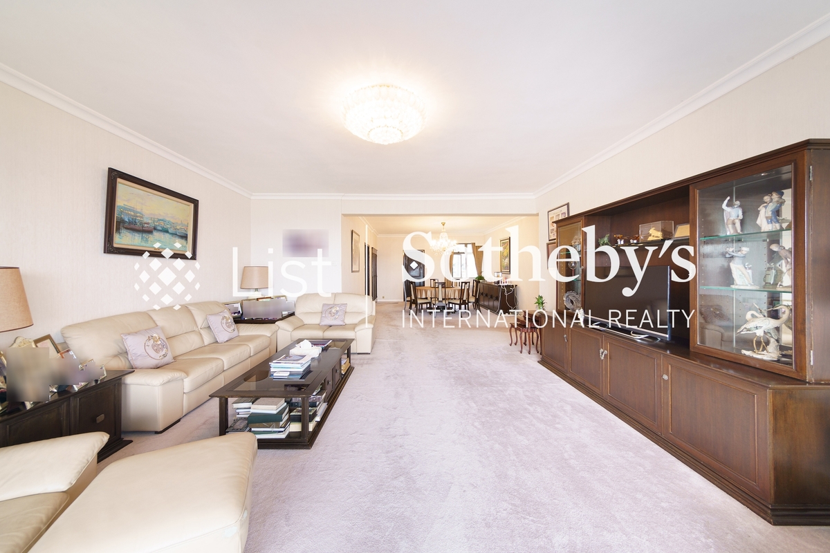 Evergreen Villa 松柏新邨 | Living and Dining Room