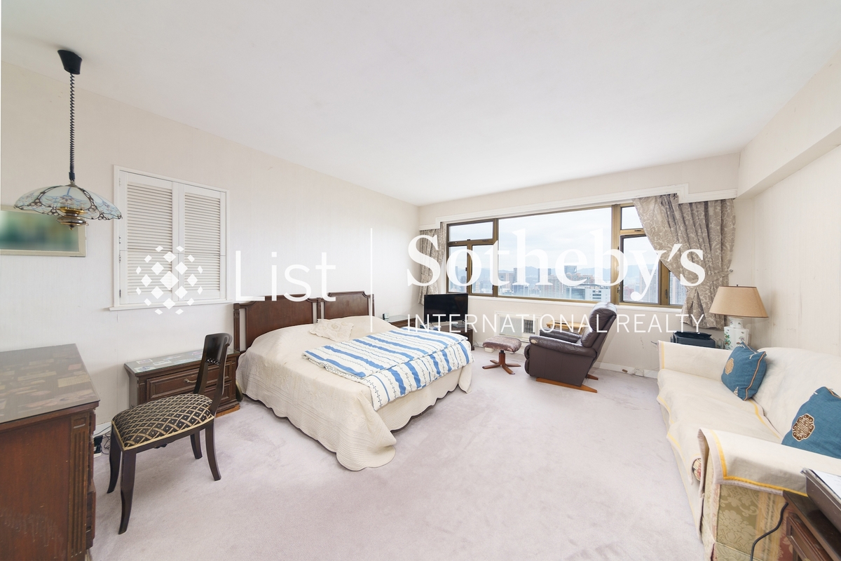 Evergreen Villa 松柏新邨 | Master Bedroom