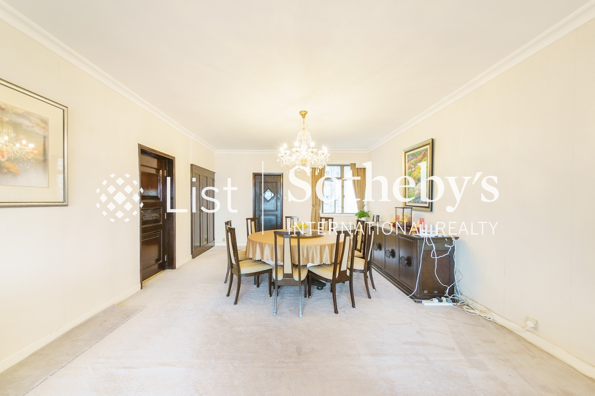 Evergreen Villa 松柏新邨 | Living and Dining Room