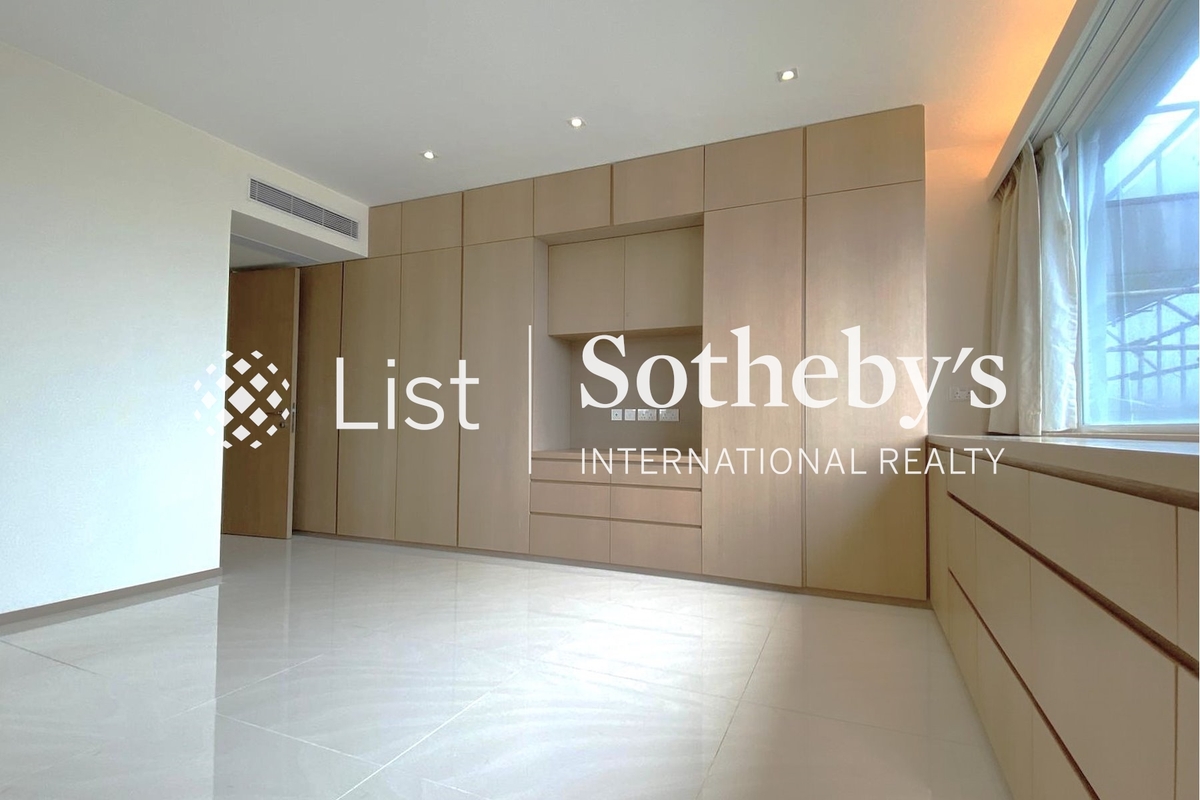 Evergreen Villa 松柏新邨 | Master Bedroom